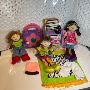 Groovy Girl dolls bundle with 🌸🌺🌻mini dresser & purse